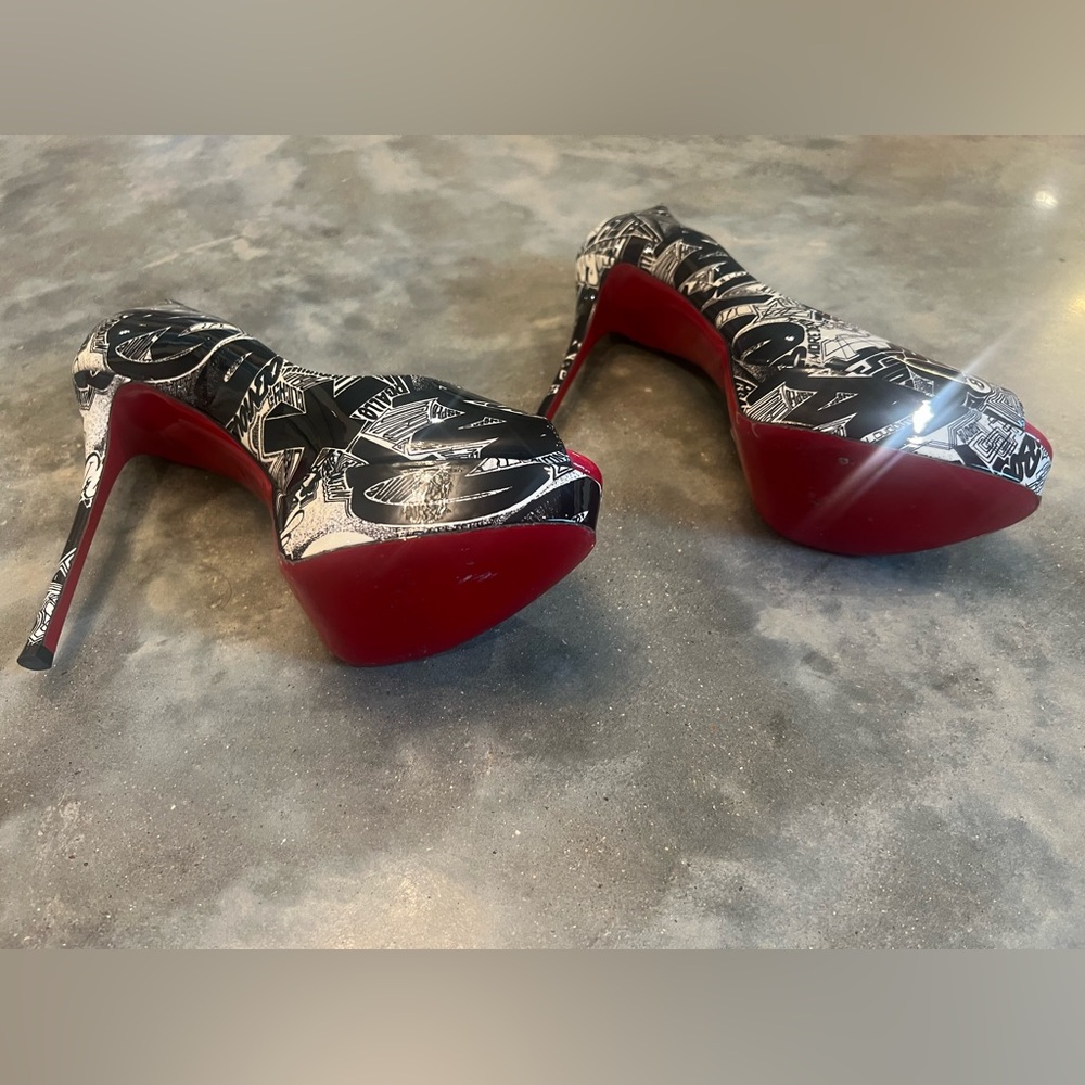 Authentic Christian Louboutin graffiti peep toe platform heels - Picture 7 of 9